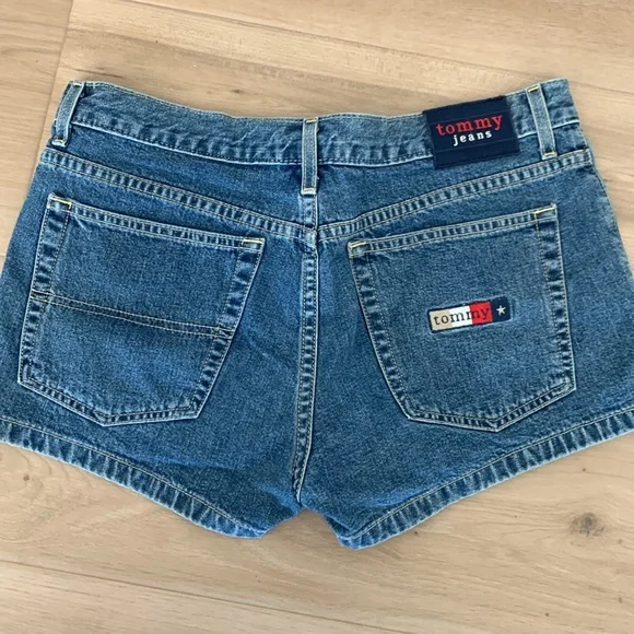 Tommy Hilfiger Jeans Denim Shorts - Picture 2 of 6